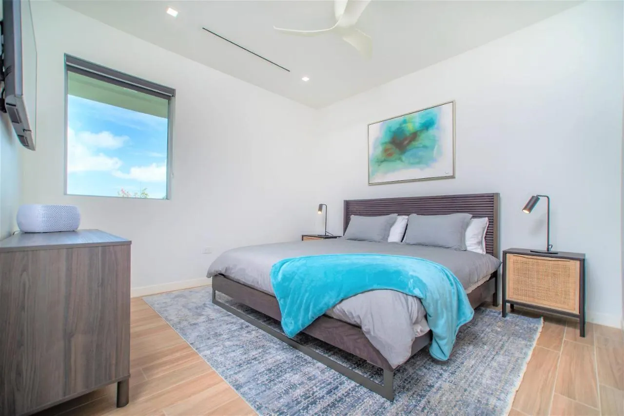Cayman Luxury Rentals At One Canal Point 조지 타운