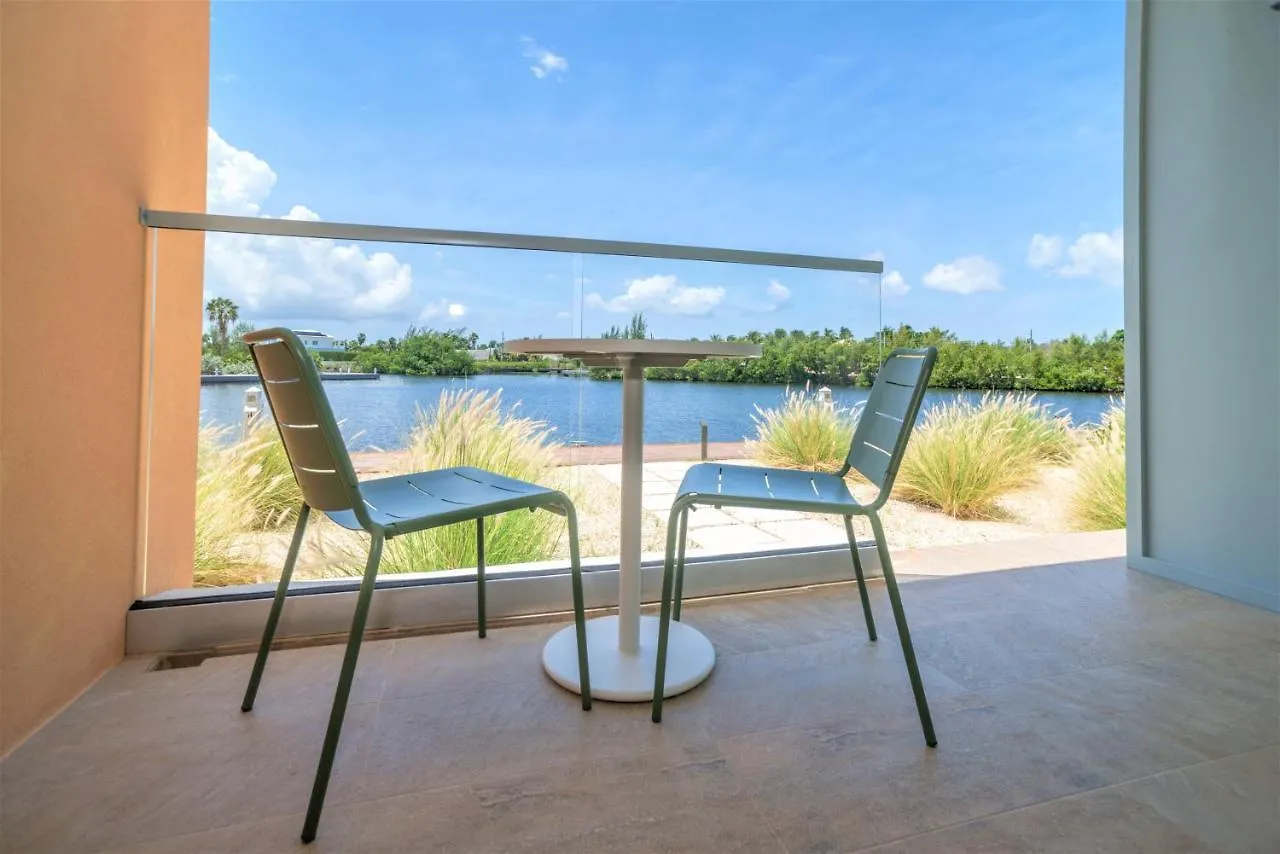 Cayman Luxury Rentals At One Canal Point 조지 타운
