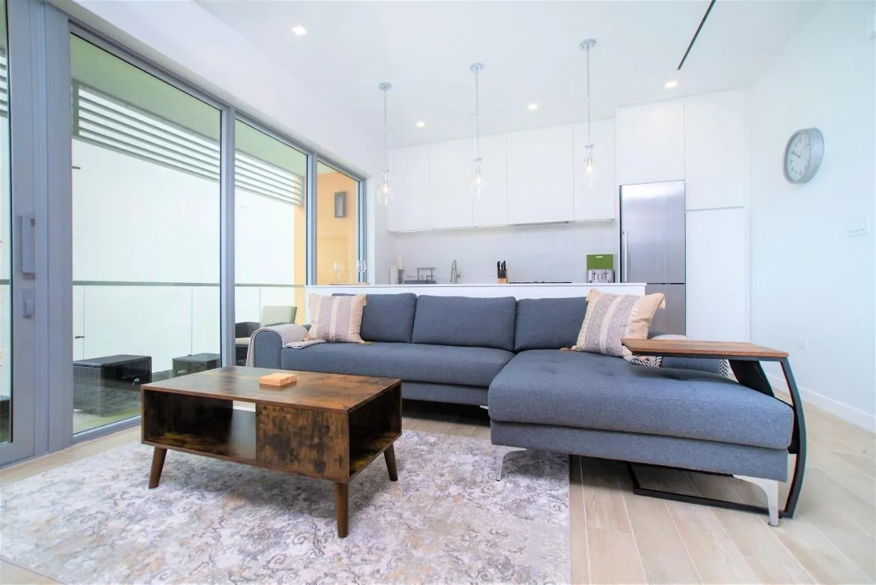 Cayman Luxury Rentals At One Canal Point 조지 타운